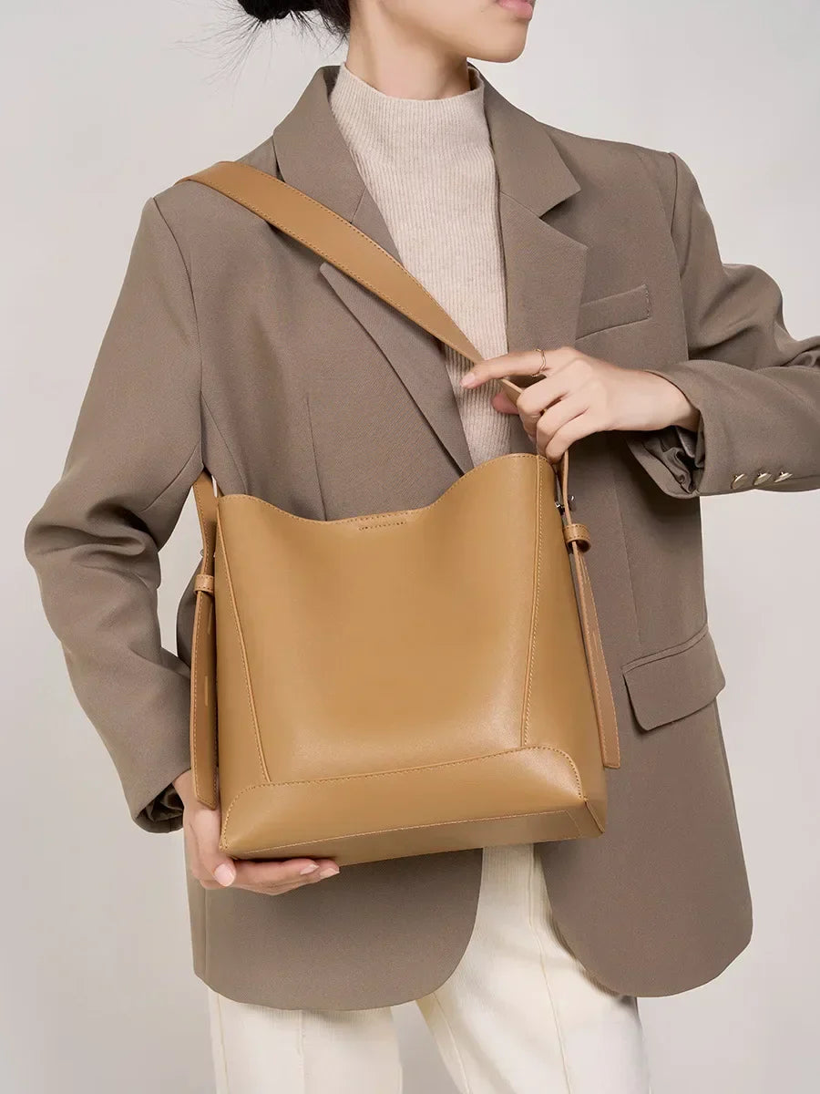 TINE | ELEGANT SAND SHOULDER BAG