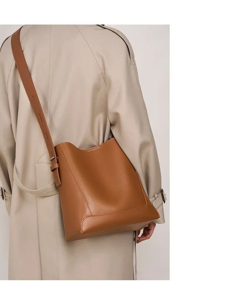 TINE | ELEGANT SAND SHOULDER BAG